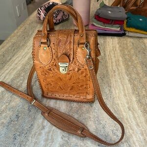 MR Canoa All Leather Handbag - Tall/Square